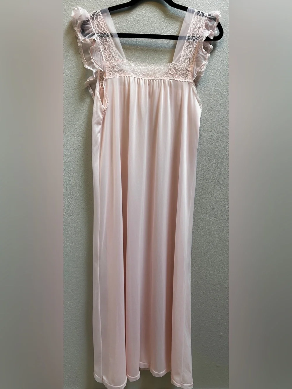 Vintage Satin Nylon Pale Pink Long Nightgown Gown Lace Detail Ruffle Size Medium - Picture 5 of 6